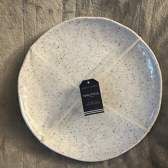 Nautica Other - NWT Nautica Speckled Melamine Dinner Plates in White and Tan (4-pack)